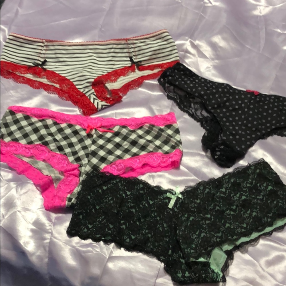 New Charlotte Russe (Qty:4) XL